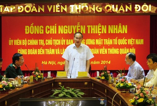 Nguyen Thien Nhan : Viettel doit être digne du pemier groupe de télécommunications au Vietnam - ảnh 1